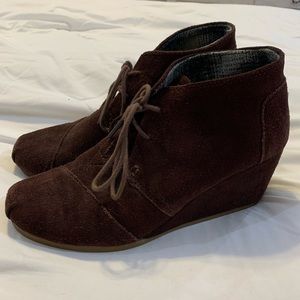 TOMS Chocolate Brown Suede Wdges